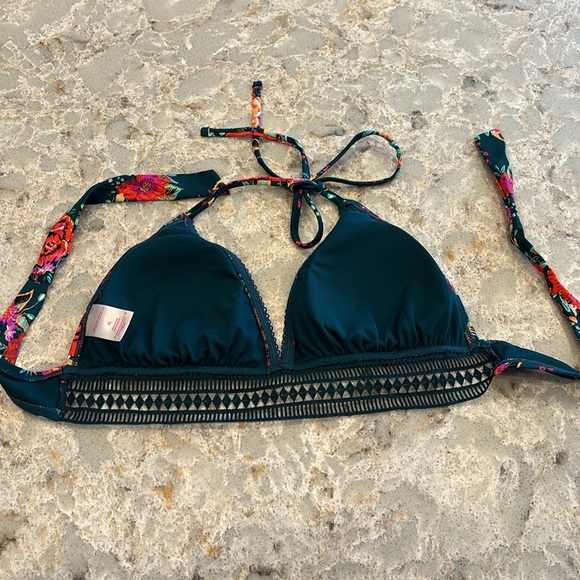 Xhilaration swim top/ XL floral and lace. From Target women - Picture 6 of 6